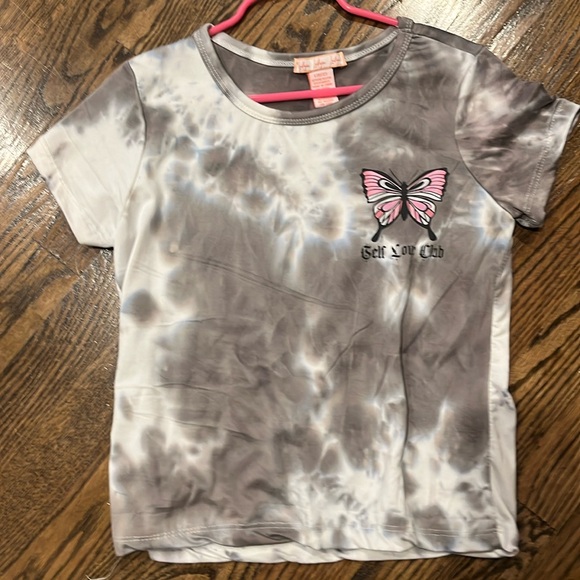 Lucky You Self Love Club Butterfly Graphic Short Sleeve Shirt - Picture 1 of 2